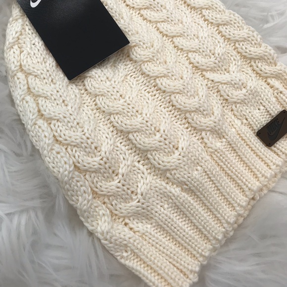 🌸 2 for $30 🌸 Nike beanie - Picture 3 of 3